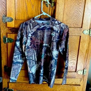 Mossy Oak/Starter camo long sleeve.